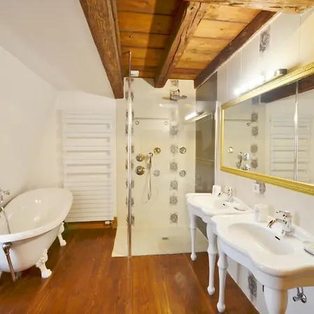 فندق مبيت وإفطار D'hotes Chateau De Grunstein سْتوجْزا