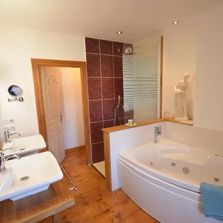 D'hotes Chateau De Grunstein فندق مبيت وإفطار سْتوجْزا